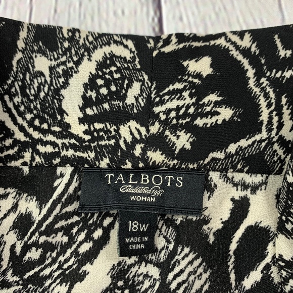 Talbots Plus Size B&W Abstract Wrap Blouse Sz 18W - Picture 7 of 7